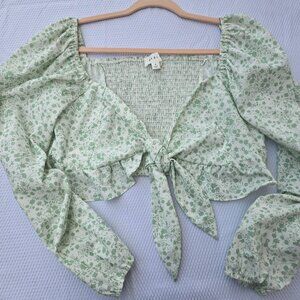 Long sleeve crop. Size Medium